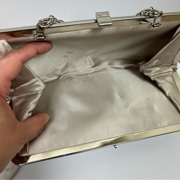 Vintage Silver shiny evening bag clutch or chain handle - Picture 10 of 12